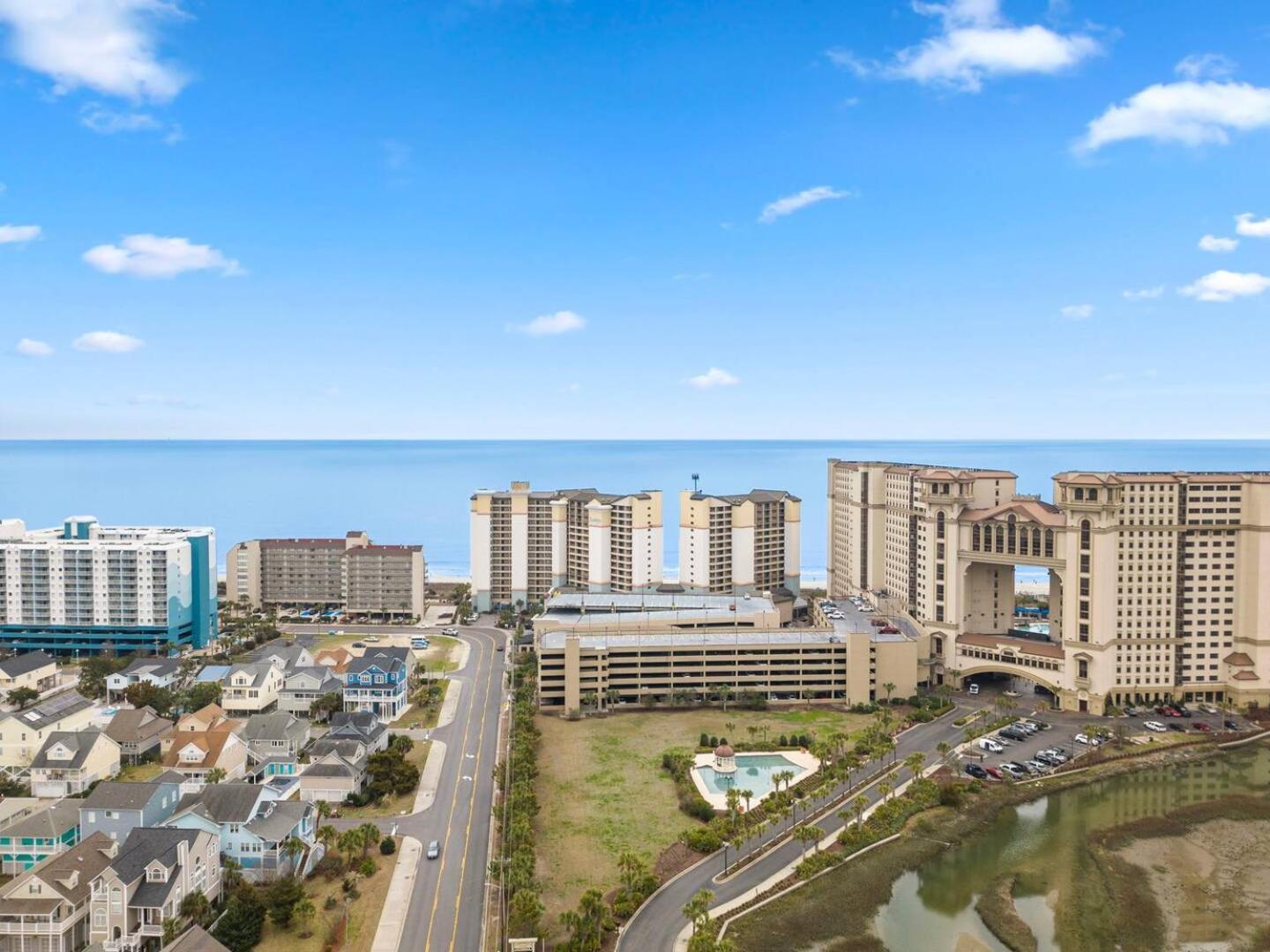 Апартаменты Luxury Ocean Front By Barefoot Landing Миртл-Бич Экстерьер фото