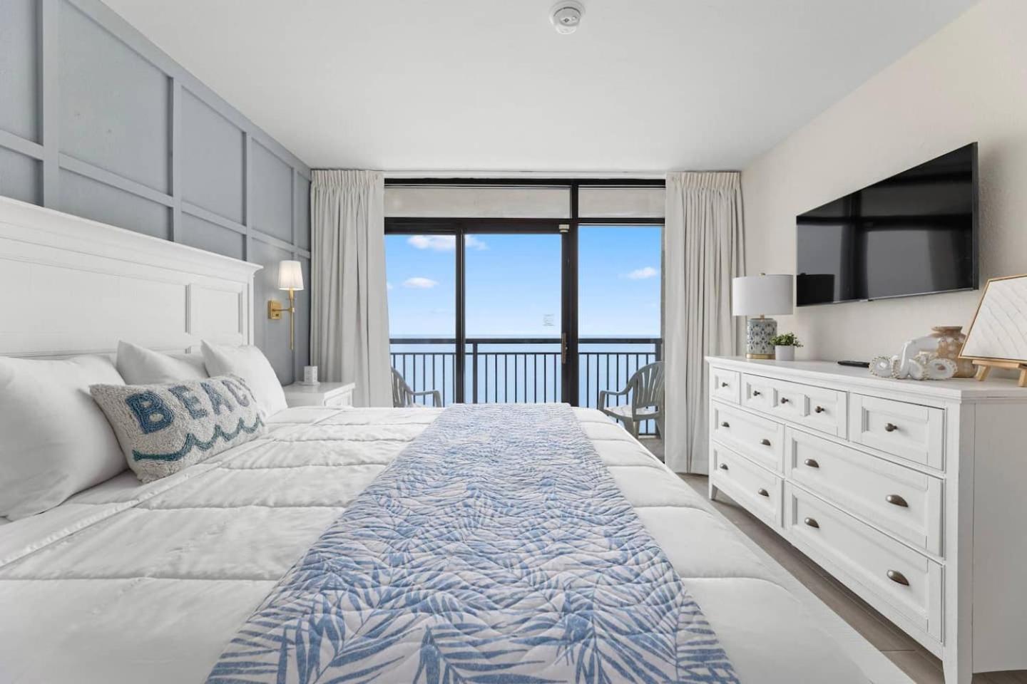 Апартаменты Luxury Ocean Front By Barefoot Landing Миртл-Бич Экстерьер фото