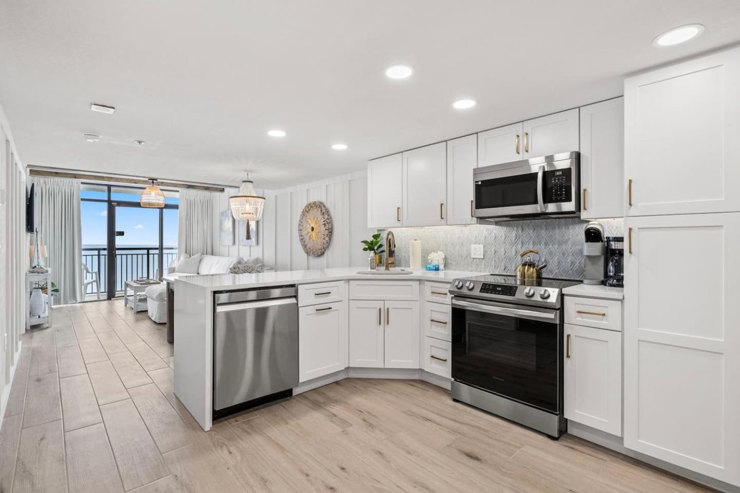 Апартаменты Luxury Ocean Front By Barefoot Landing Миртл-Бич Экстерьер фото